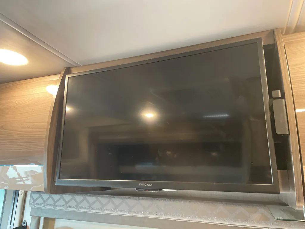 2023 Thor Motor Coach Tiburon 24FB, Photos photo 10