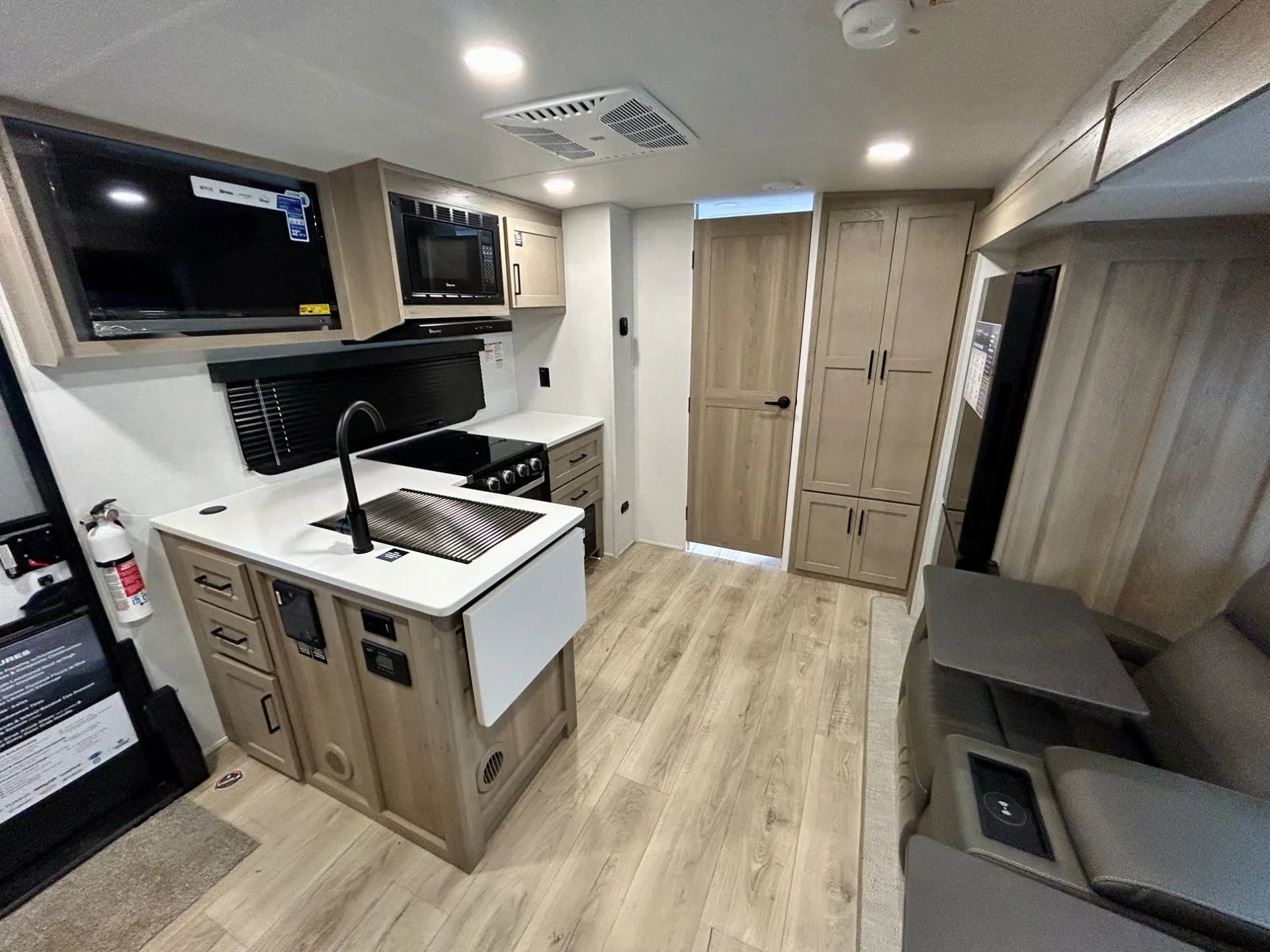 2026 Forest River Flagstaff Micro Lite 25BSDS - Photo 4