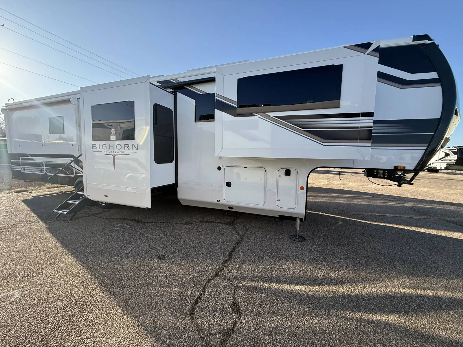 2026 Heartland Bighorn 39FL - Photo 2