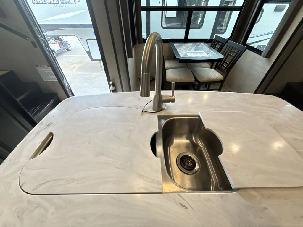 2018 Grand Design Momentum 376TH, Photos photo 12