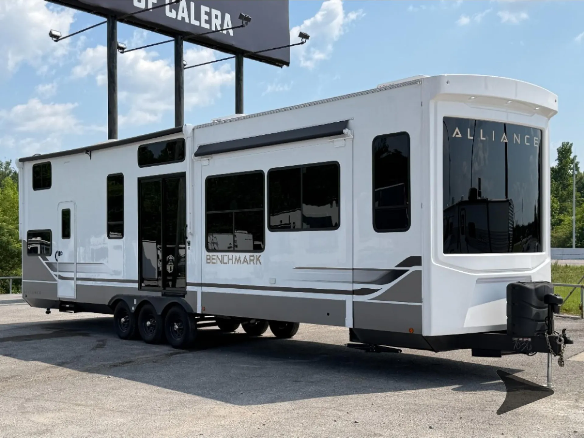 2026 Alliance RV Benchmark 42LFT - Photo 2