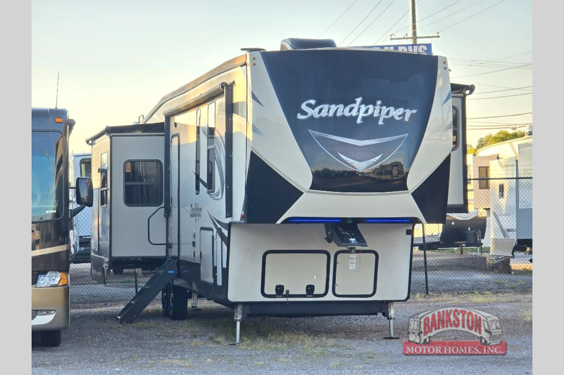 2018 Forest River Sandpiper 372LOK - Photo 2