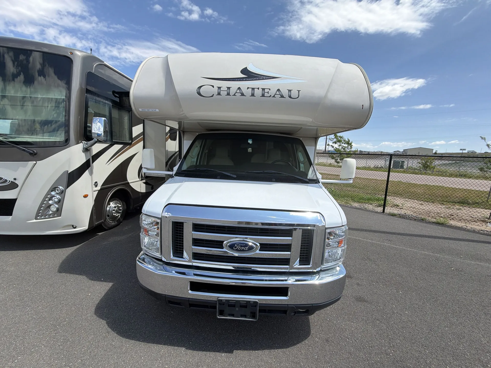 2019 Thor Motor Coach Chateau 24F — front