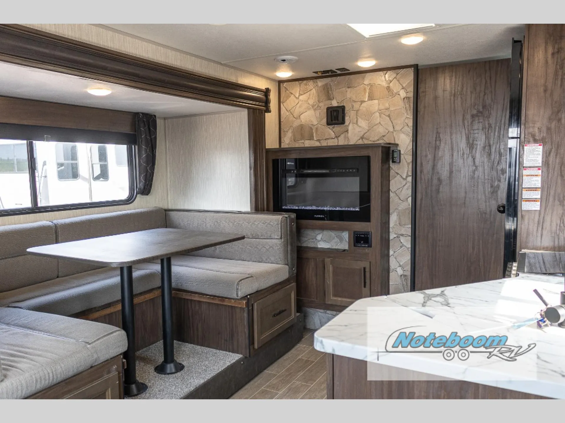 2021 Forest River Cherokee Grey Wolf 23MK — Photo 7