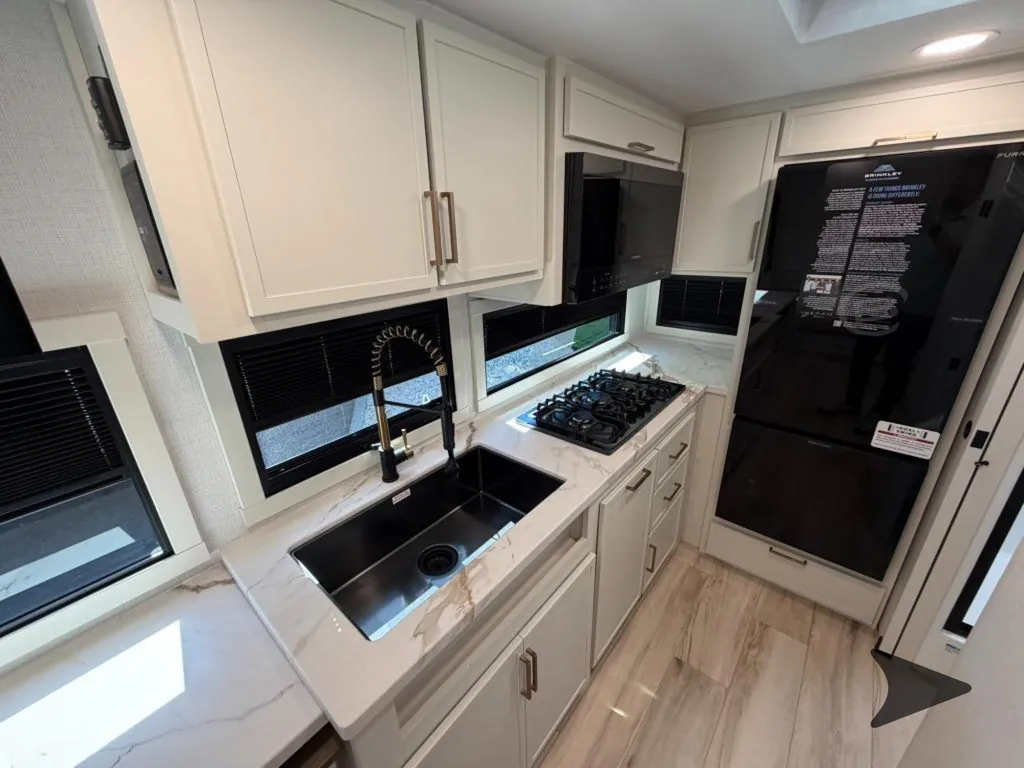 2026 Brinkley Model Ix 20X, Photos photo 11