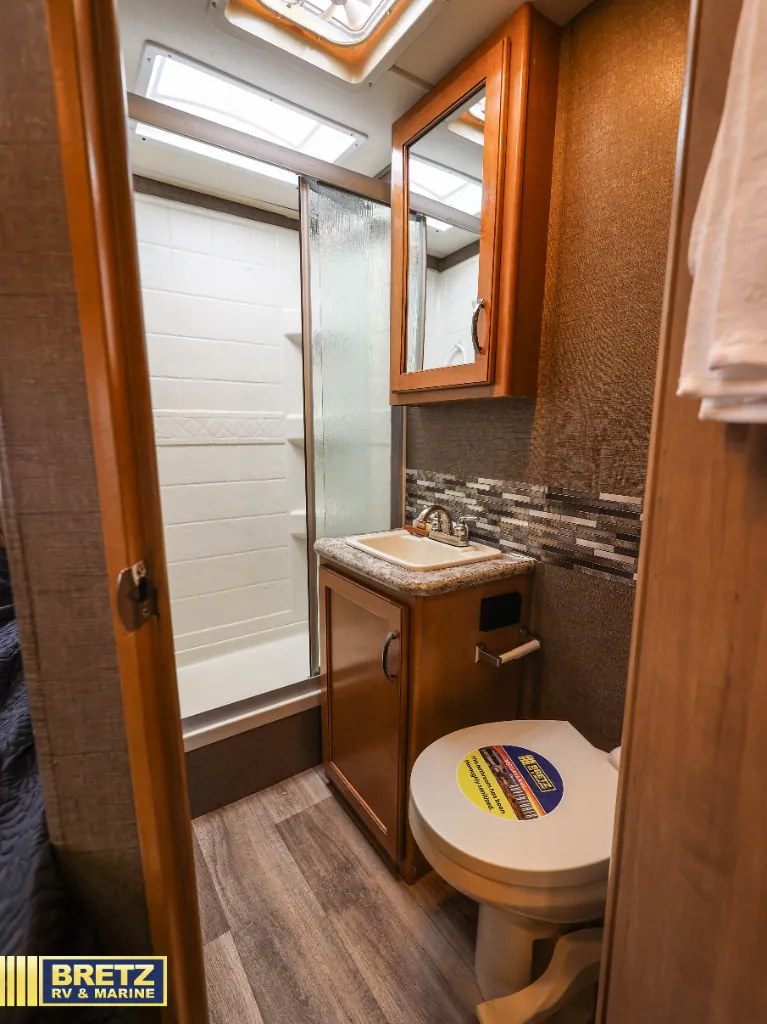 2018 Thor Motor Coach Four Winds 23U - Photo 3