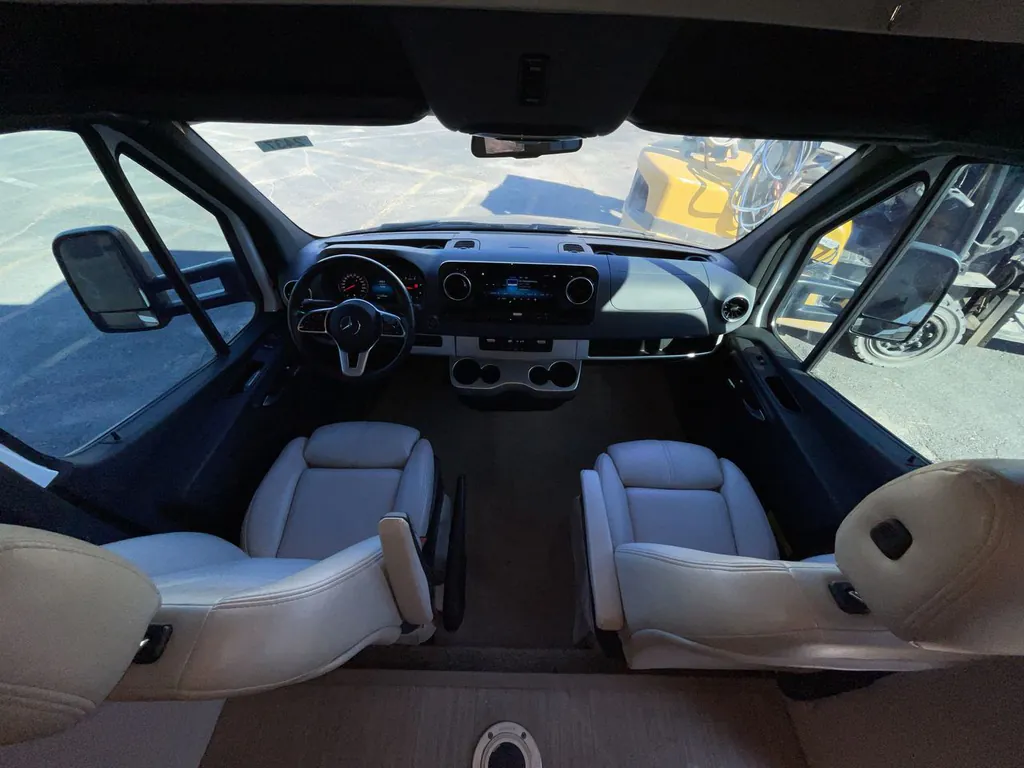 2022 Thor Motor Coach Tiburon 24FB, Photos photo 23