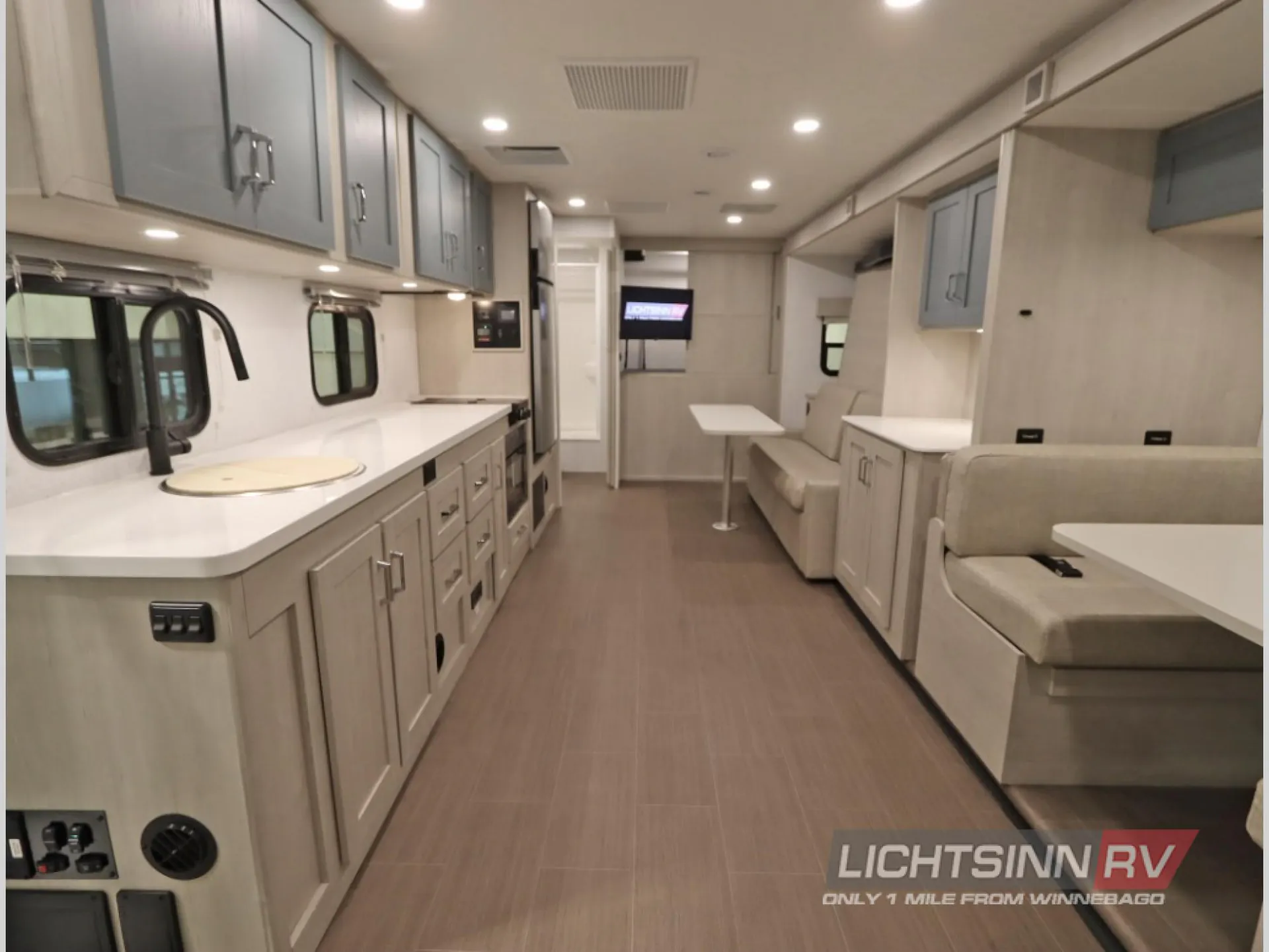 2026 Winnebago Sunflyer 28MB - Photo 3