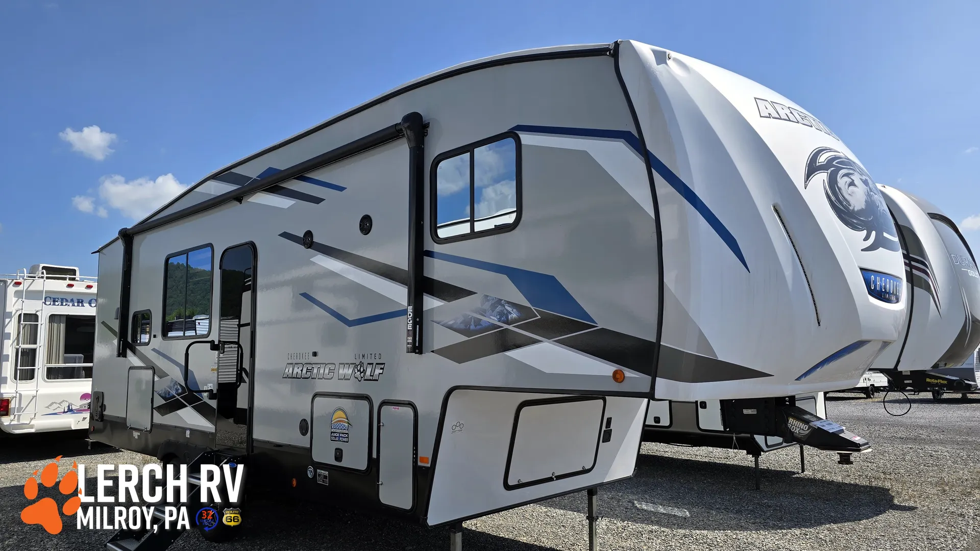 2023 Forest River Cherokee Arctic Wolf 261RK - Photo 2