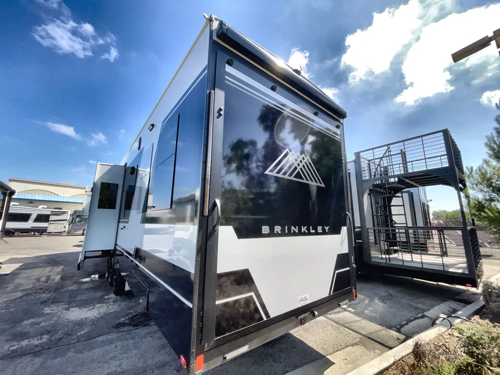 2026 Brinkley Model G 4100, Photos photo 4
