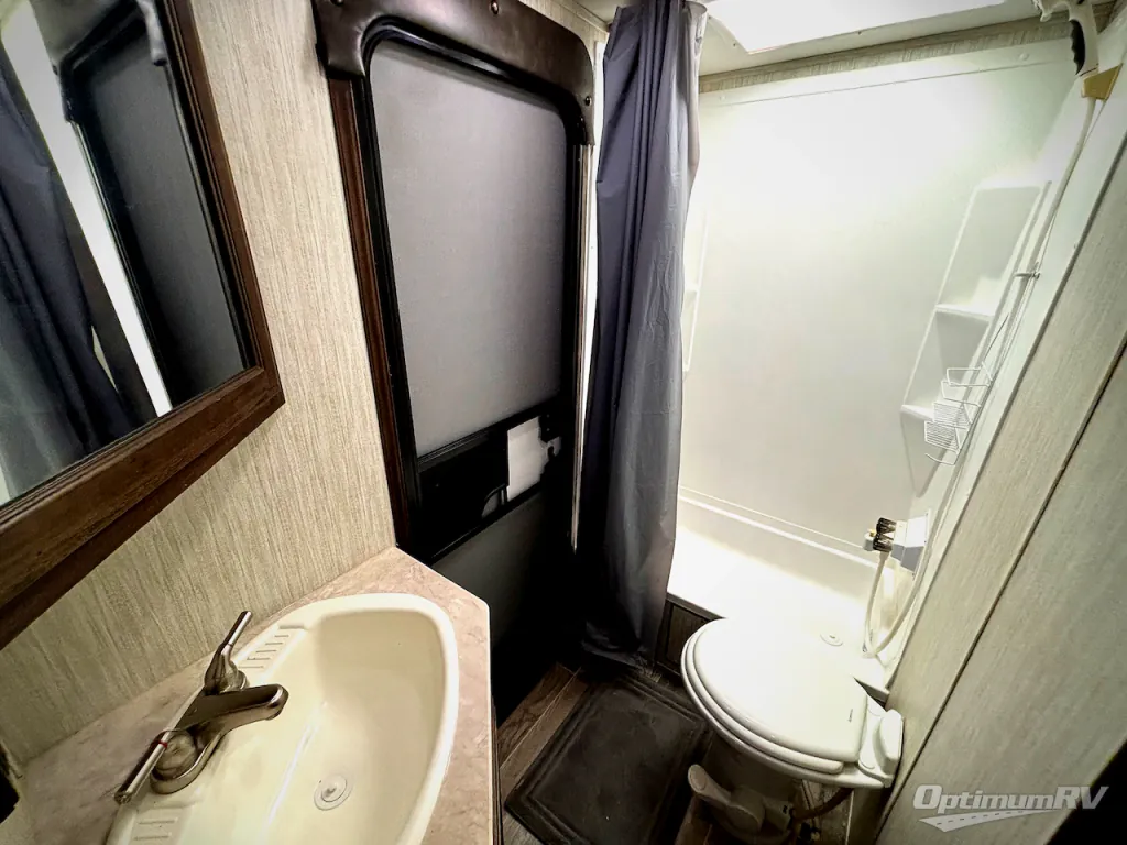 2019 Forest River Cherokee Alpha Wolf 26DBH-L, Photos photo 15
