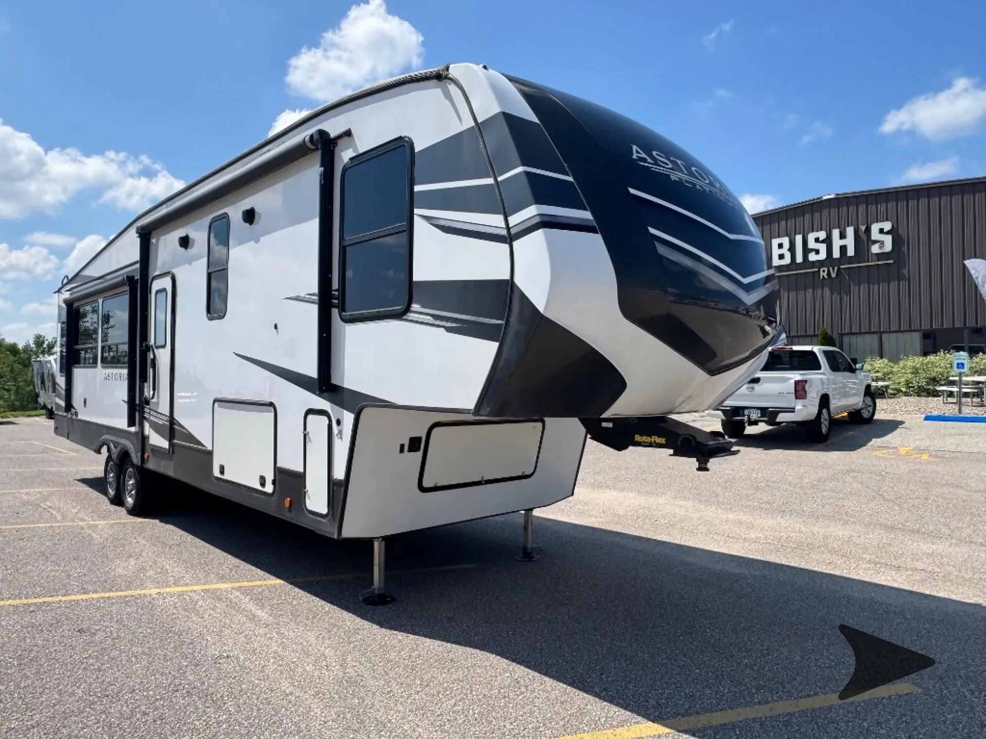 2021 Dutchmen Astoria Platinum 3173RLP - Photo 3