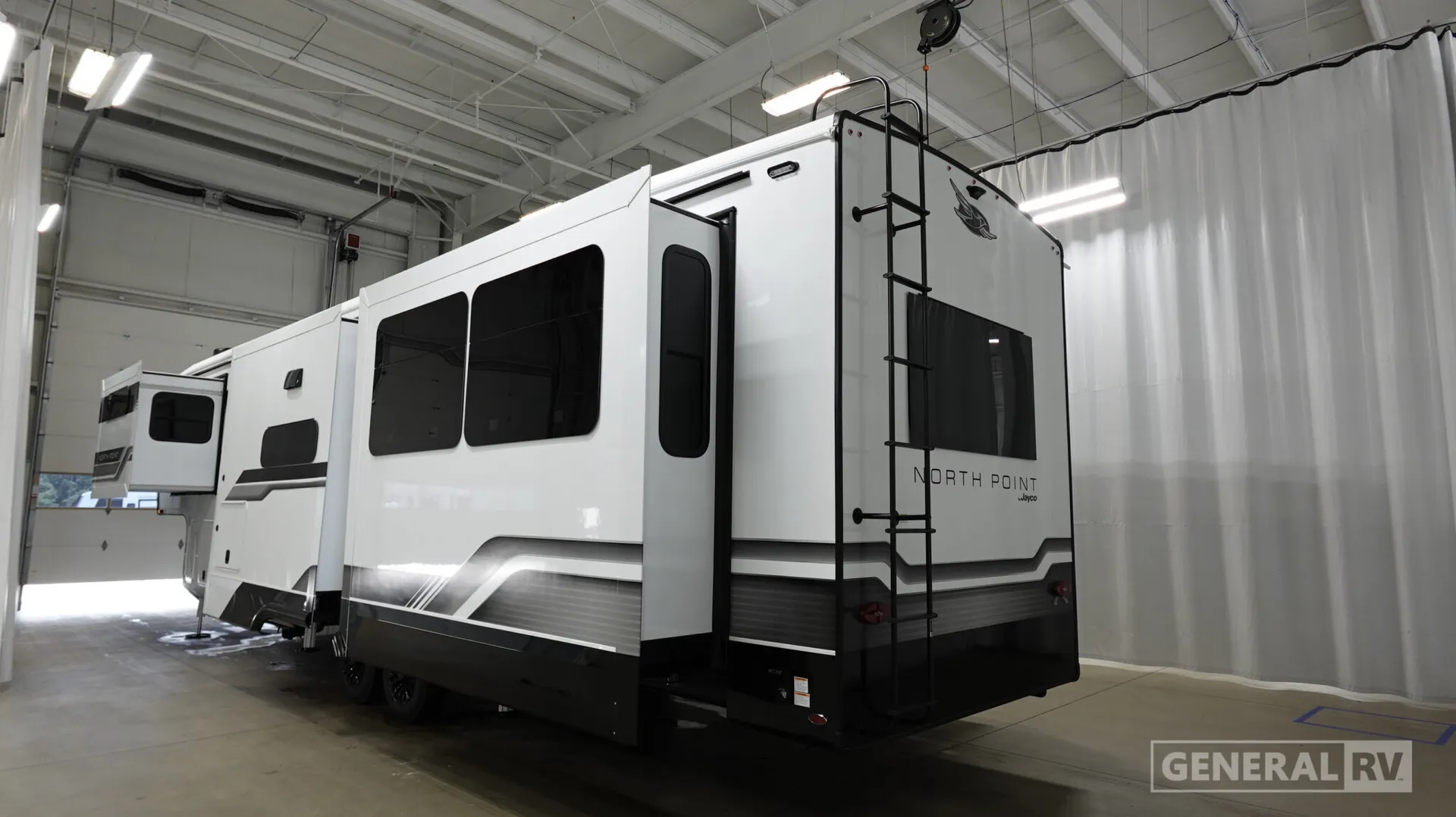2027 Jayco North Point 381CKRE - Photo 4