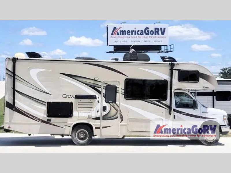 2017 Thor Motor Coach Quantum Used    RS26 - Photo 2
