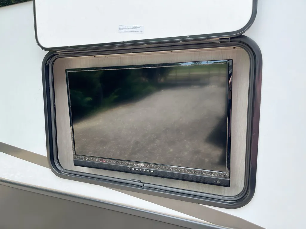 2023 Forest River Cardinal Luxury 380RLX, Photos photo 7