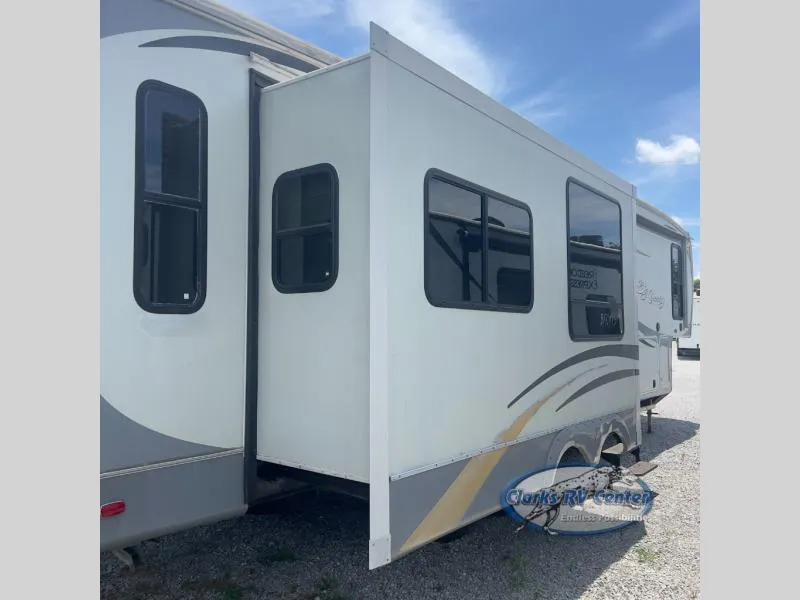 2011 Heartland Big Country 3510RL - Photo 3