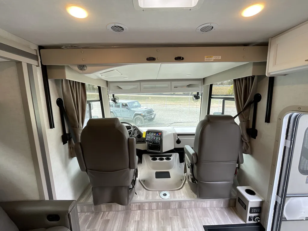 2026 Thor Motor Coach Windsport 29L, Photos photo 9
