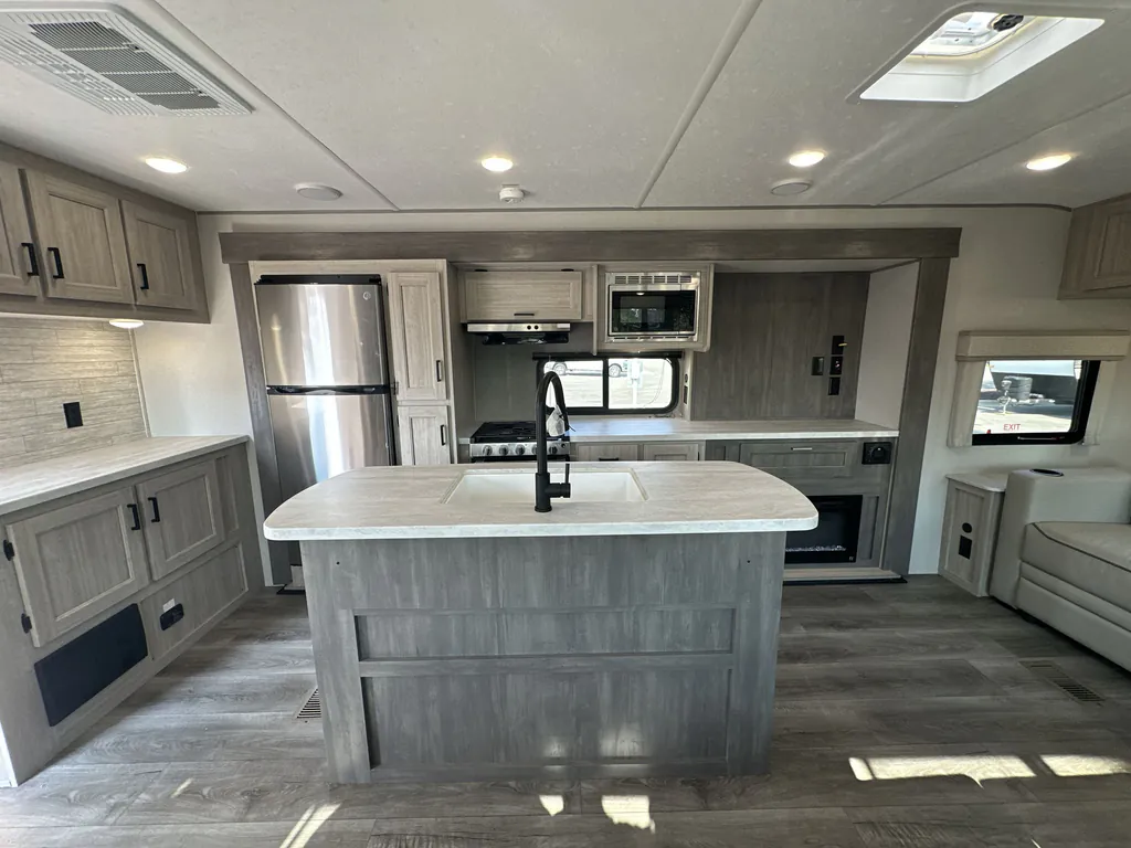 2024 Coachmen Catalina Legacy Edition 283FEDS, Photos photo 15