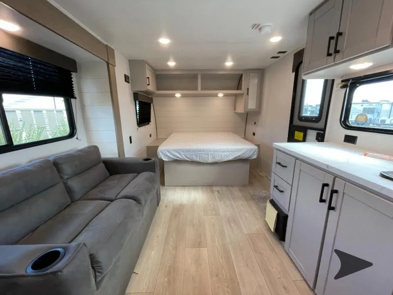 2027 Jayco Jay Flight 180LKW - Photo 4