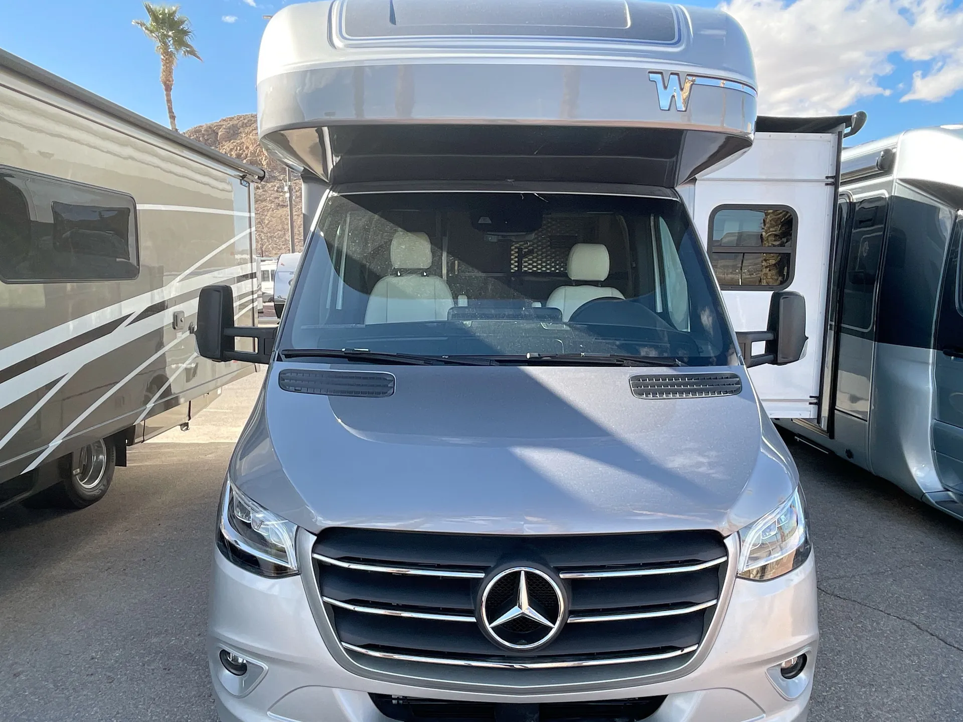 2025 Winnebago Navion 24T - Photo 4