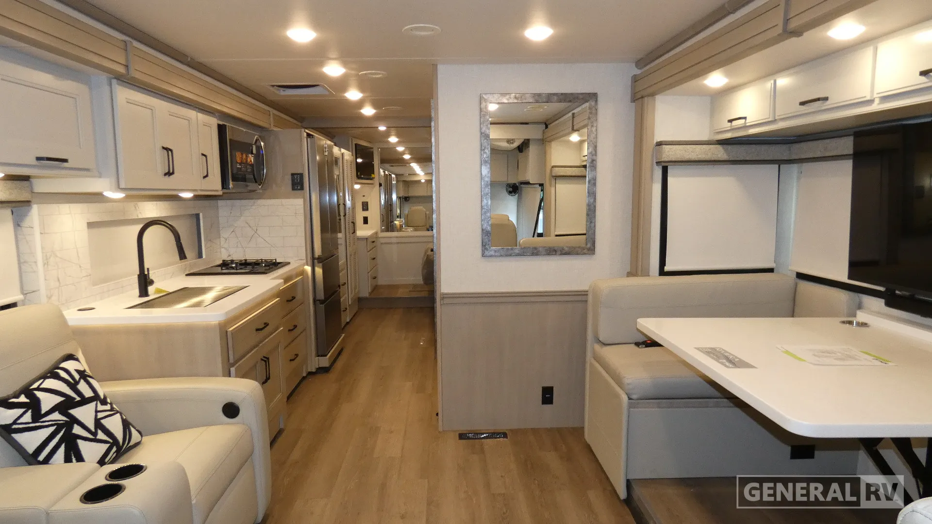 2026 Thor Motor Coach Riviera 34SD - Photo 3