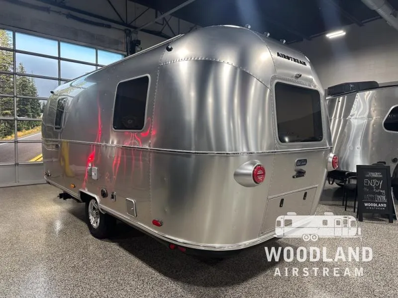 2026 Airstream World Traveler 22RB - Photo 3