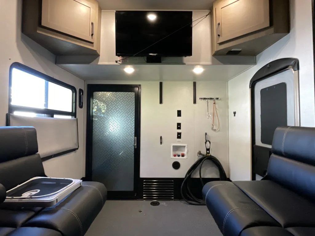 2022 Keystone Raptor 351, Photos photo 9