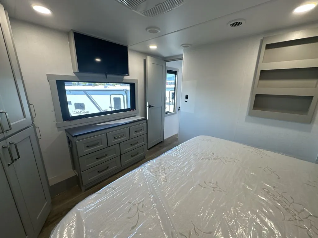 2026 Brinkley Model G 3950, Photos photo 26
