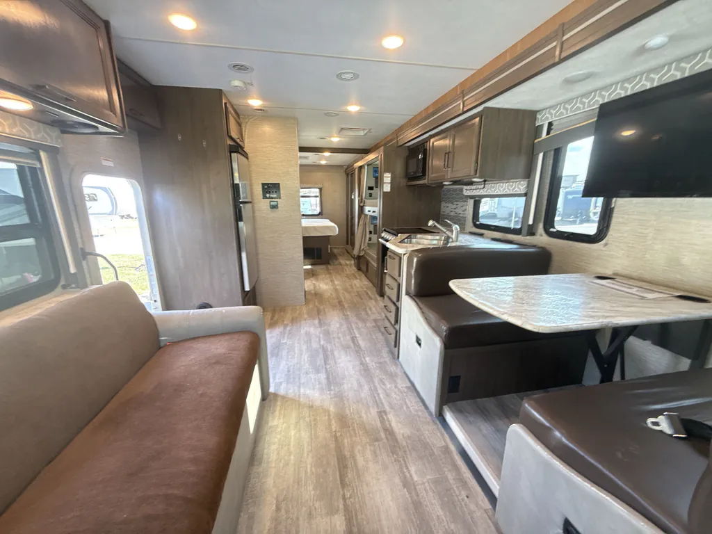 2022 Thor Motor Coach Freedom Traveler A32, Photos photo 3
