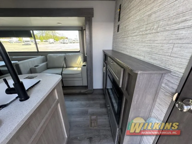 2026 Coachmen Catalina Legacy Edition 323BHDSCK - Photo 4