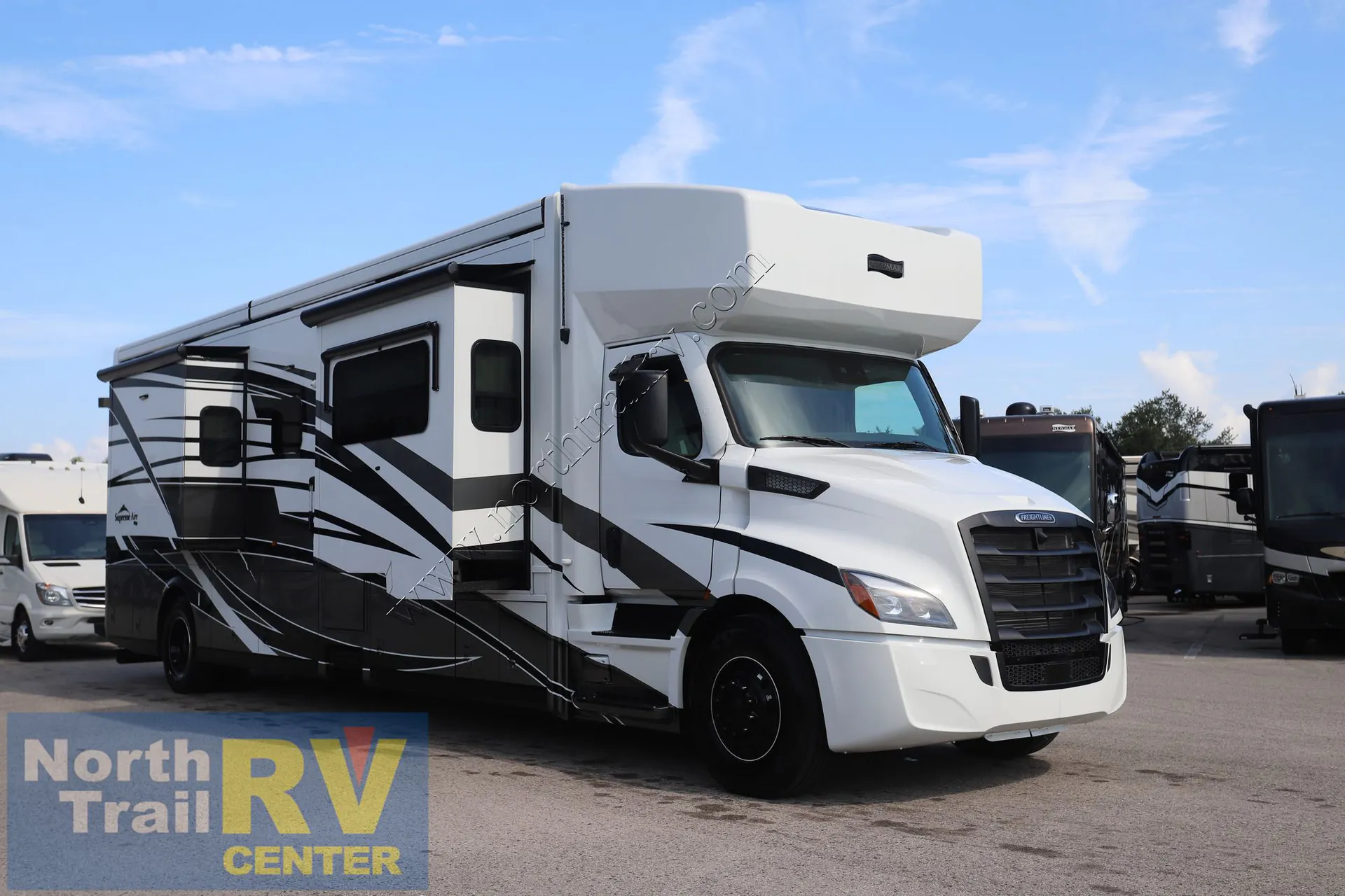 2027 Newmar Supreme Aire 4141 - Photo 2
