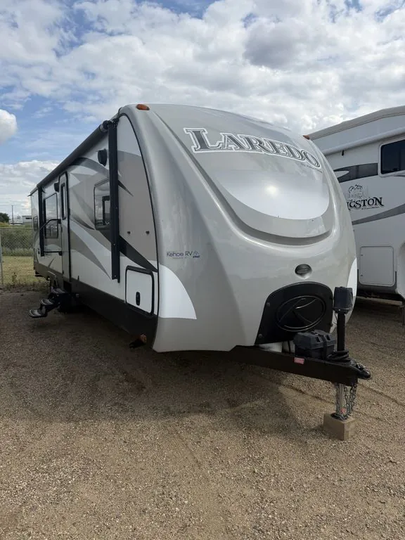 2016 Keystone Laredo 294RK - Photo 2