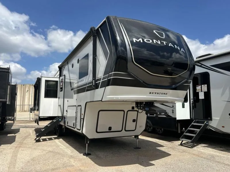 2026 Keystone Montana 3123RL - Photo 2