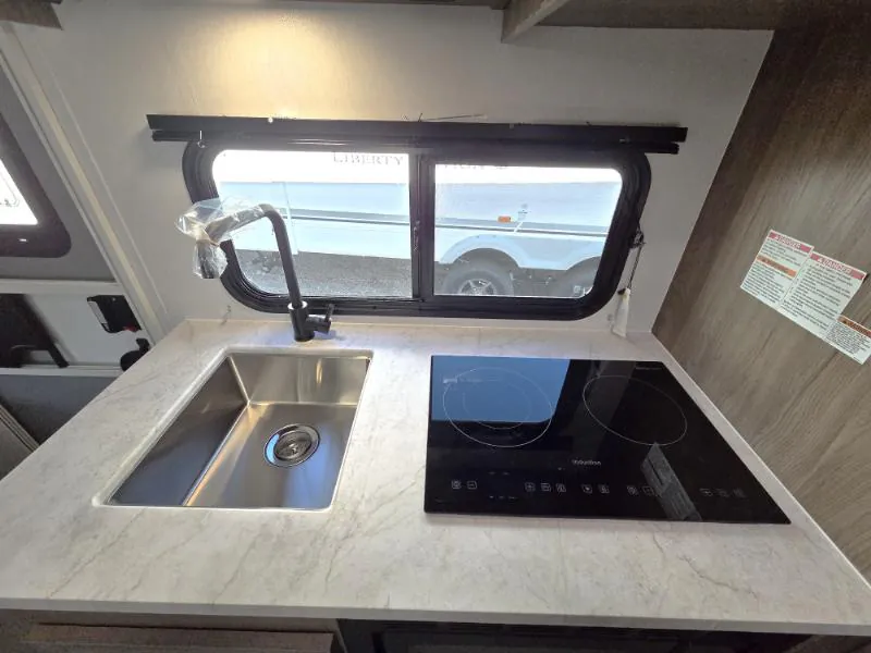2025 Coachmen Freedom Express Select 21SE - Photo 4