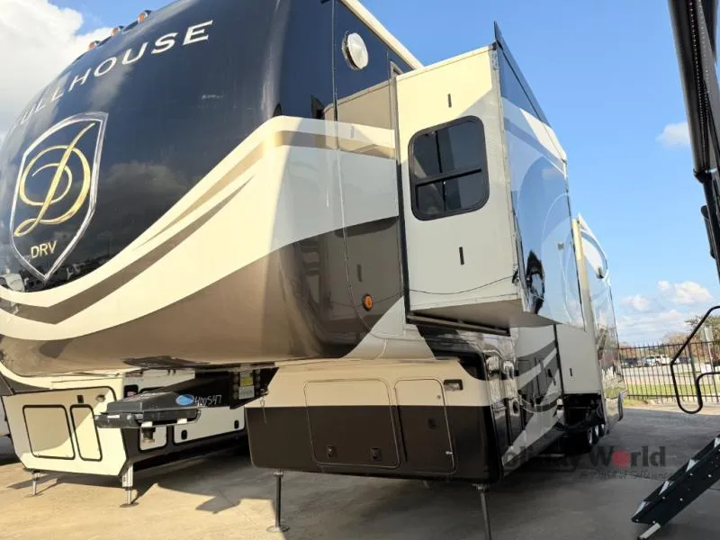 2019 DRV Luxury Suites FullHouse LX455 - Photo 3