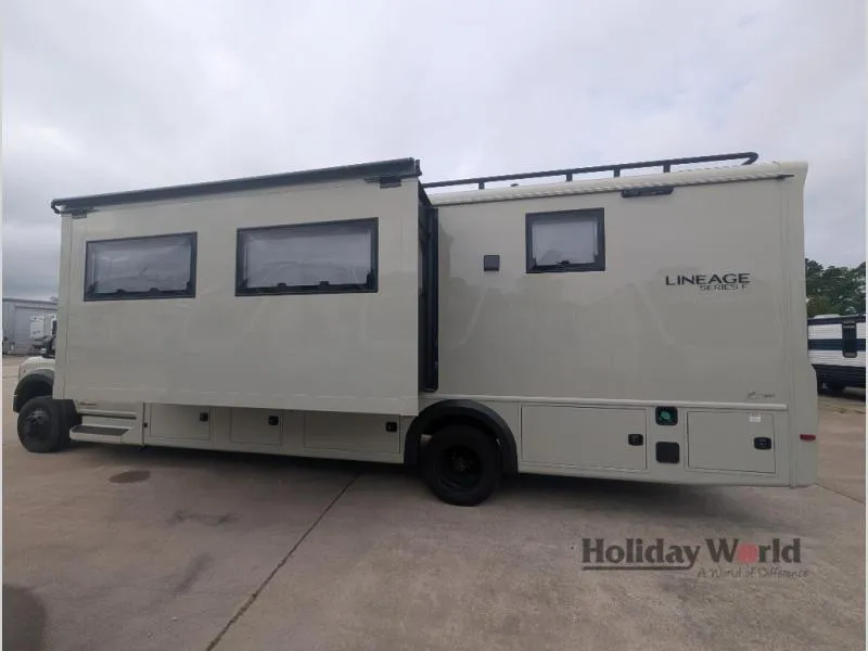 2027 Grand Design Lineage Series F 31ZW - Photo 4