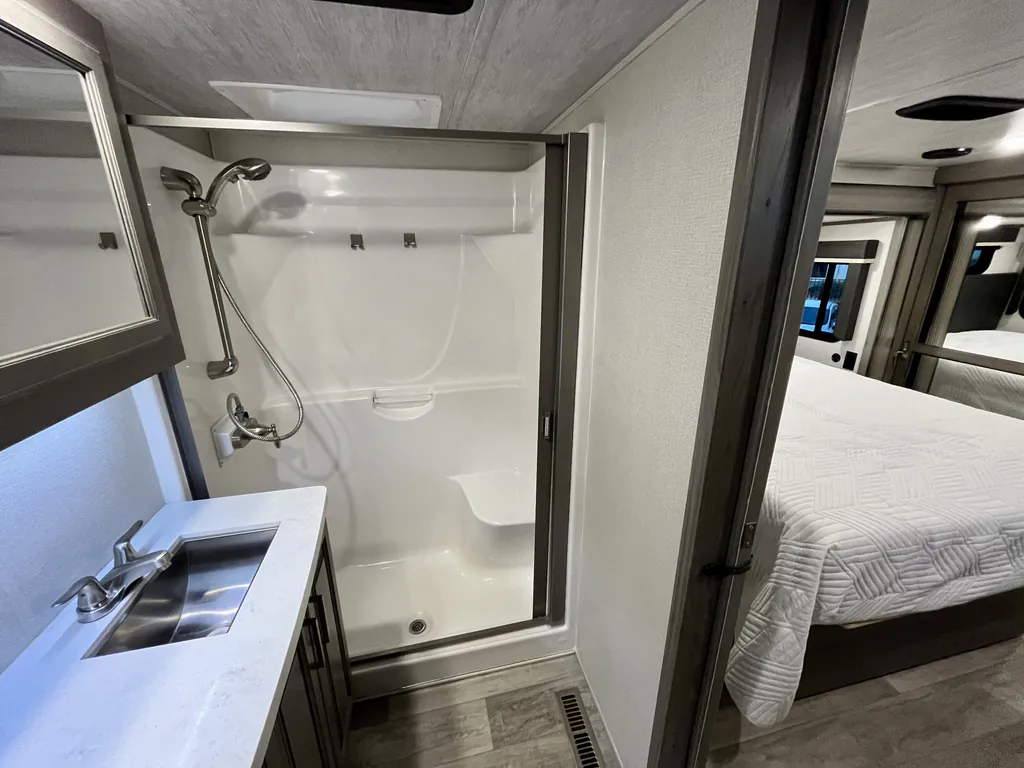 2021 Keystone Montana 3763BP, Photos photo 12