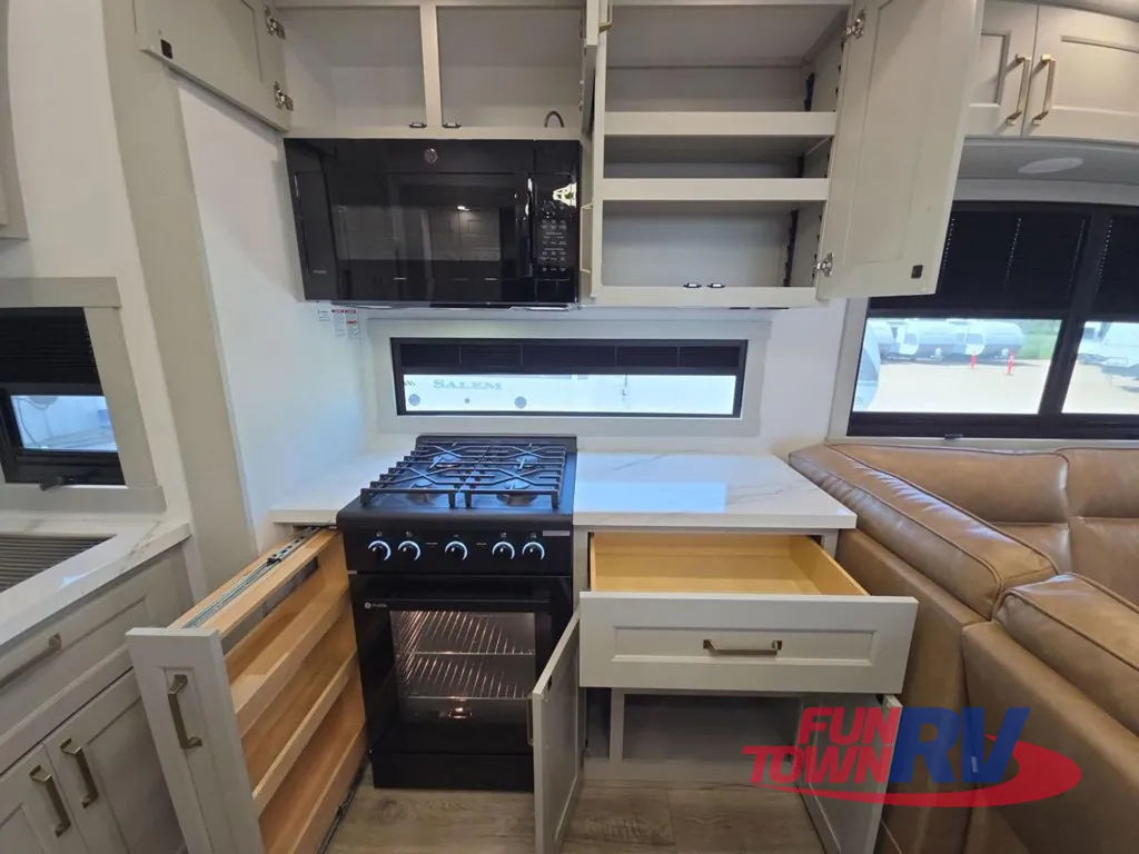 2026 Brinkley Model G 3950, Photos photo 21