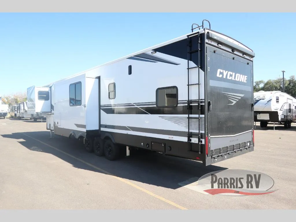 2026 Heartland Cyclone 3914 - Photo 4