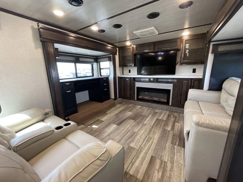 2022 Dutchmen Yukon 421FL — living area main