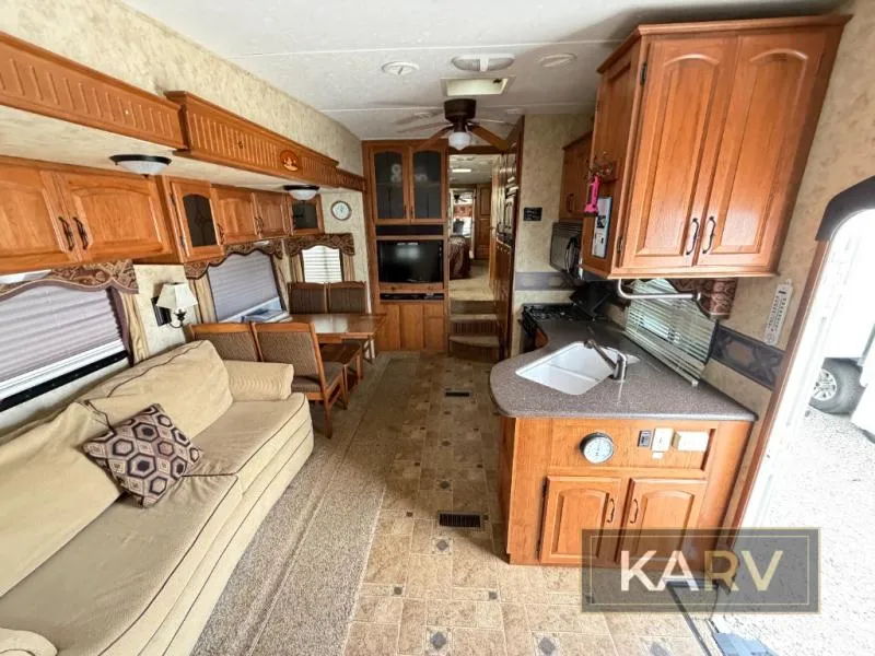 2010 Keystone RV Montana Used    2955 RL - Photo 2