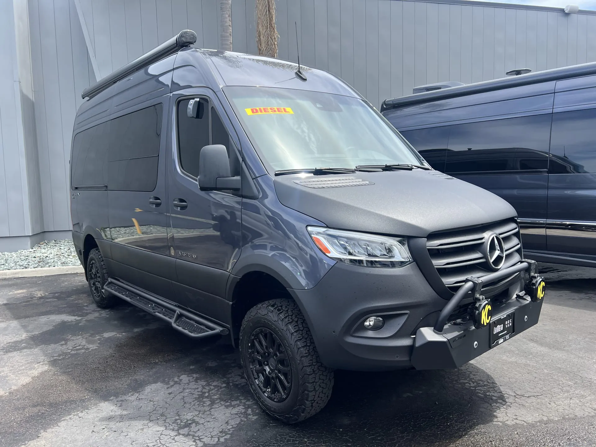 2025 Airstream Interstate 19X - Photo 2