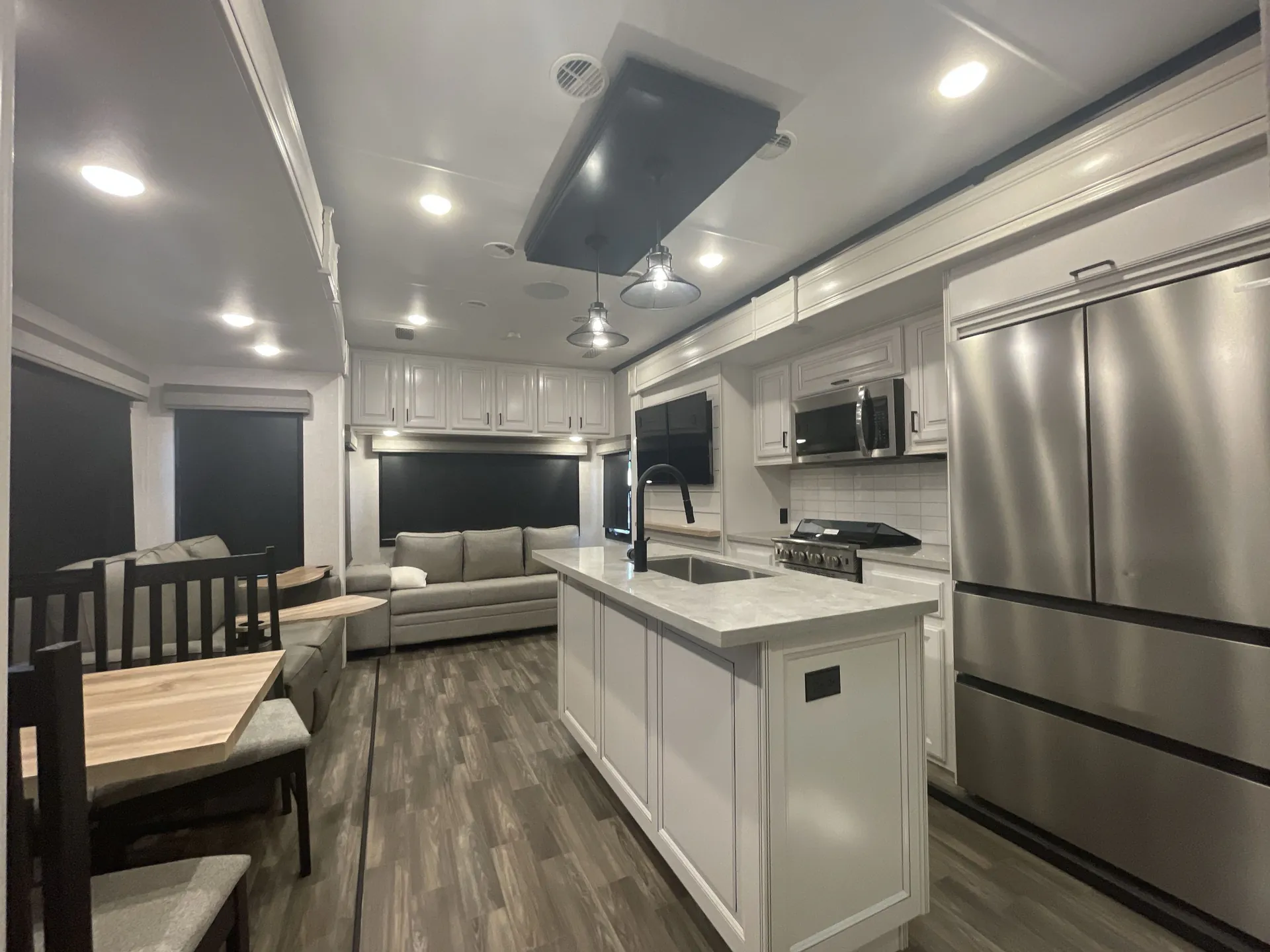 2024 Highland Ridge Open Range 379FBS — living area main
