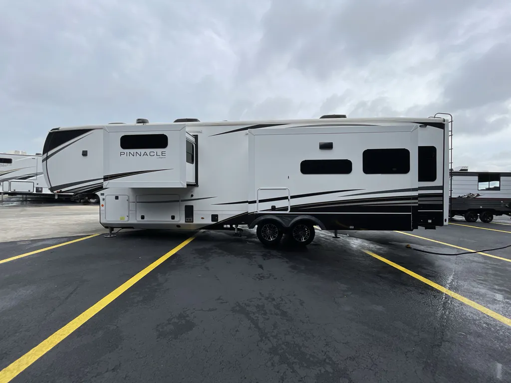 2024 Jayco Pinnacle 36FBTS, Photos photo 5