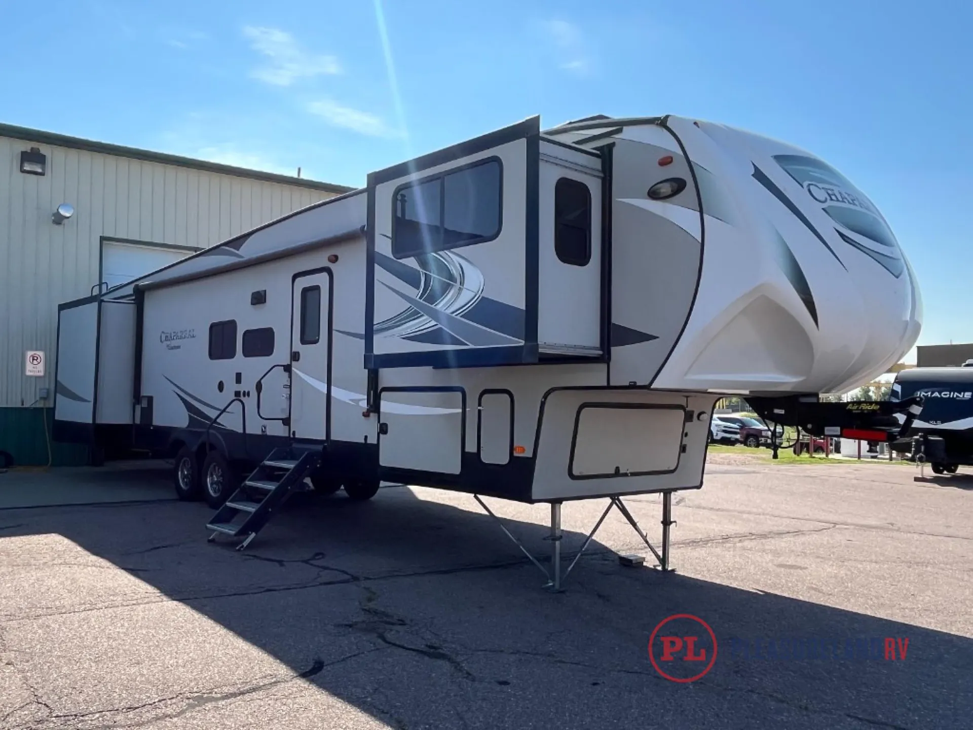 2020 Coachmen Chaparral 370FL - Photo 2