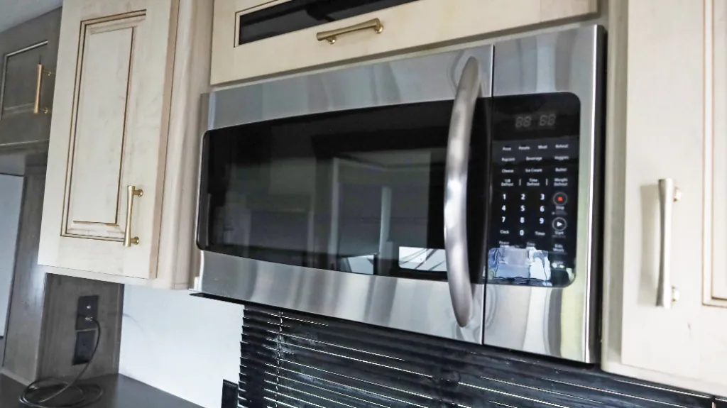 2021 Alliance RV Paradigm 370FB - Photo 4