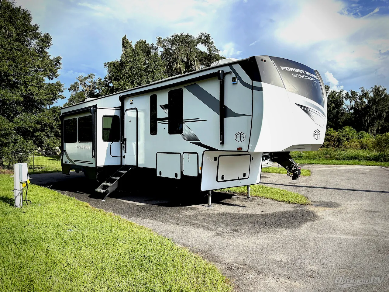 2025 Forest River Sandpiper 3880BH
