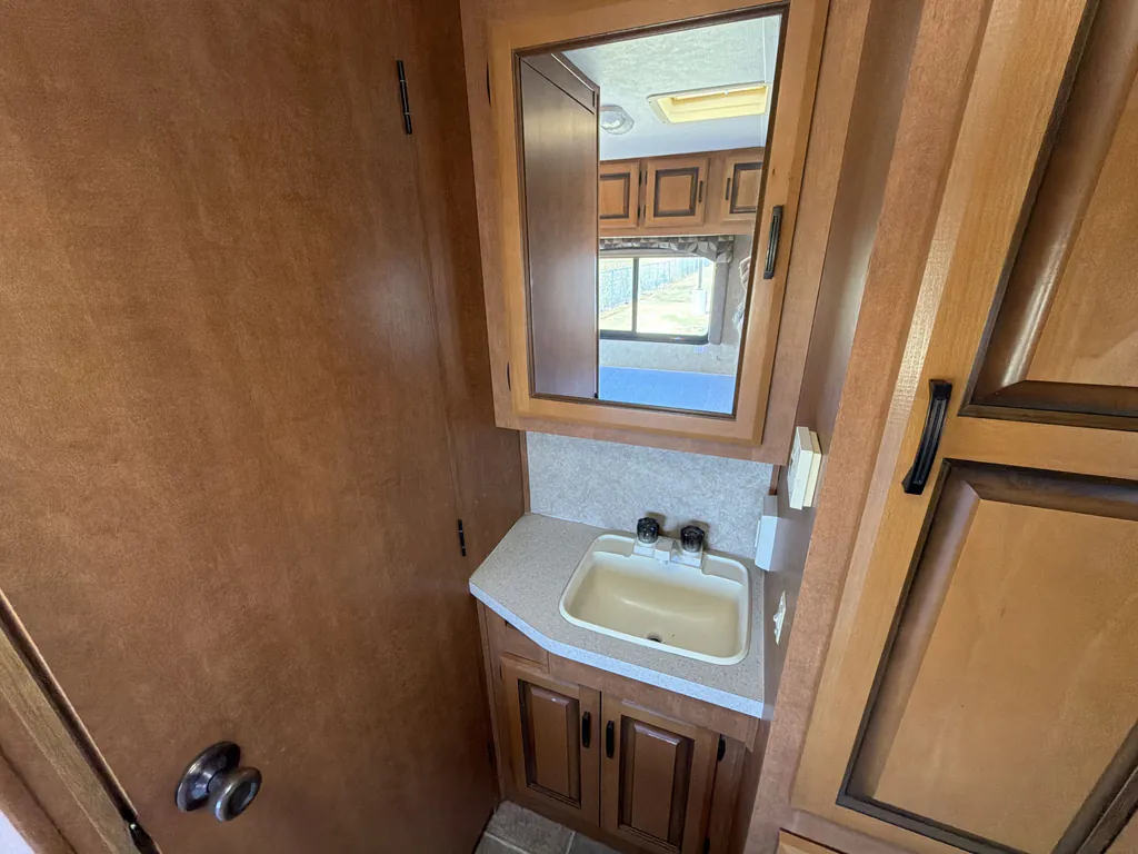 2011 Forest River Sunseeker 2450S, Photos photo 17