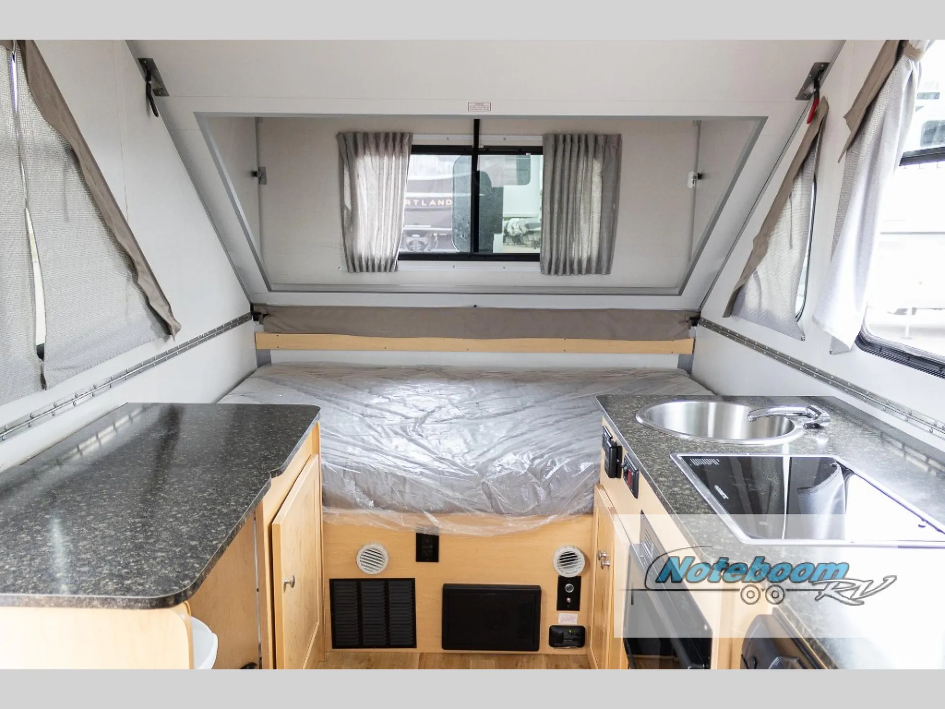 2022 Aliner Expedition Permanent Bed - Photo 4