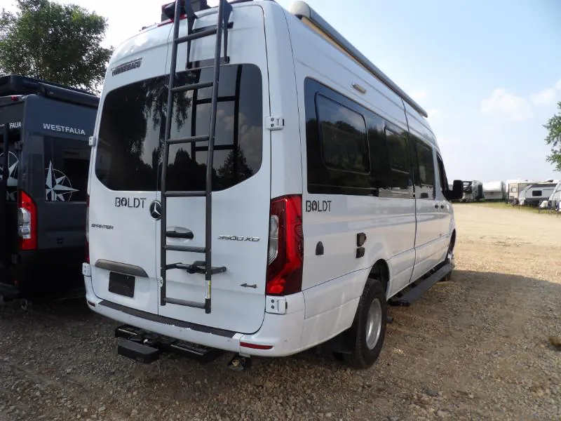 2022 Winnebago Boldt 70BL - Photo 3